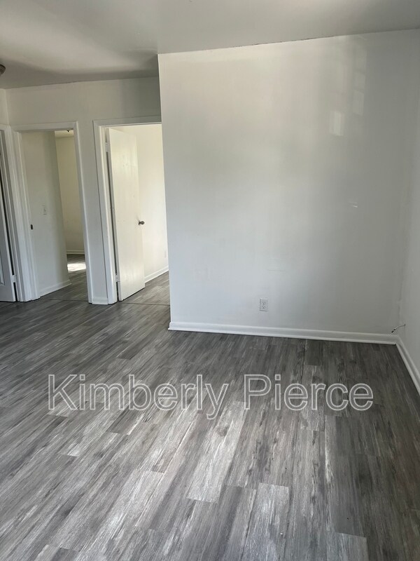 Photo - 1554 W 22nd St Unit 4