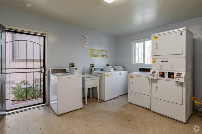 Laundry Center