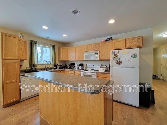 Photo - 184 Droulliard Ave