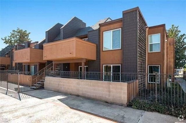 Building Photo - 9020 Newport Ave Rental