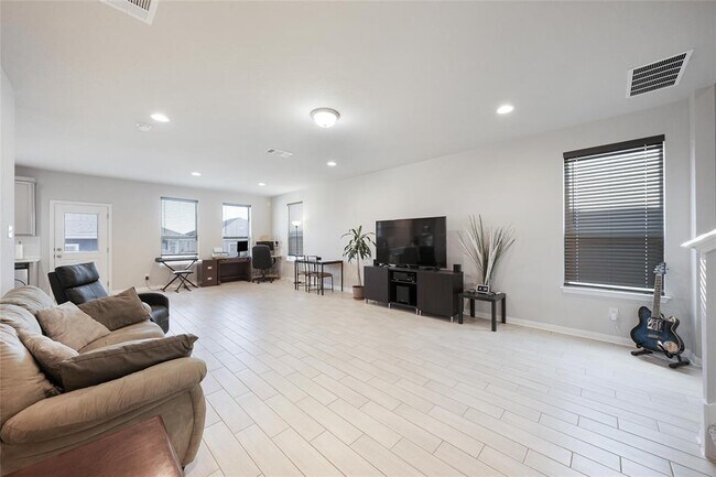 Photo - 108 Drifter Ln