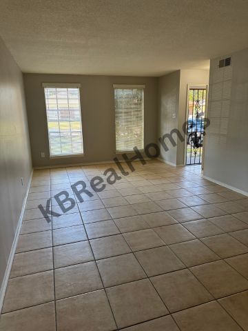 Photo - 3240 Forest Glen St