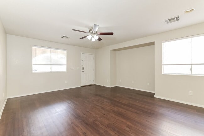 Photo - 6015 Ambleshire Ave