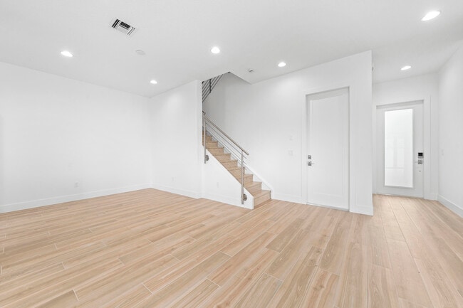 Photo - 1450 SW 23rd St