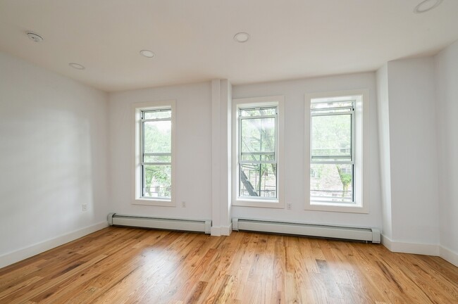 Photo - 838 Freeman St