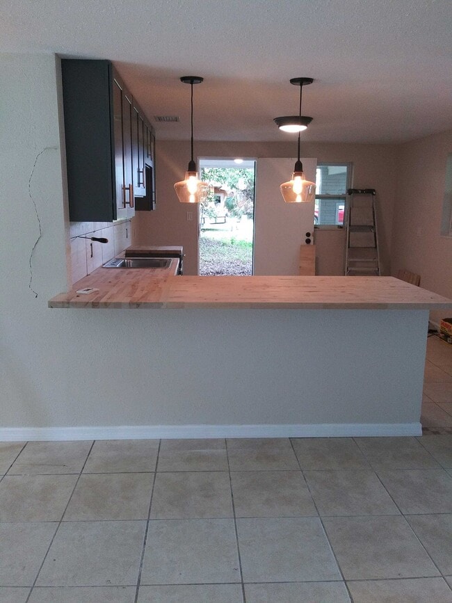 Photo - 1195 Green Ave