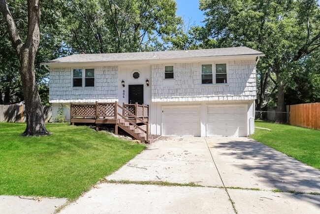 Photo - 804 N Troost St House
