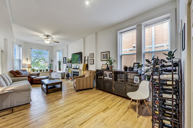 Photo - 1451 N Maplewood Ave Unit 2F