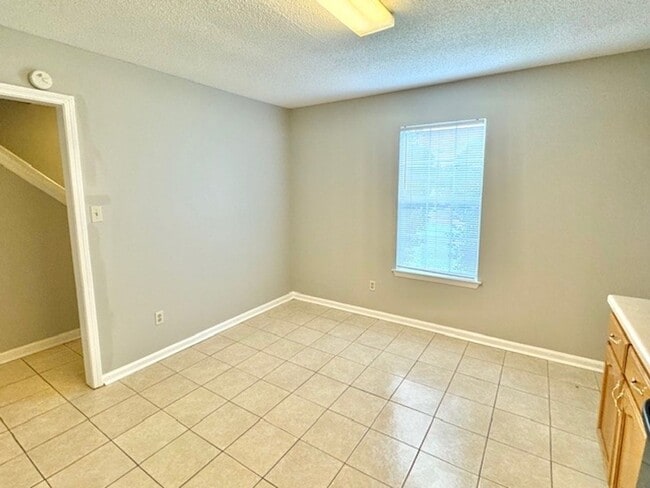 Photo - WhittenRd1090 Unit 1