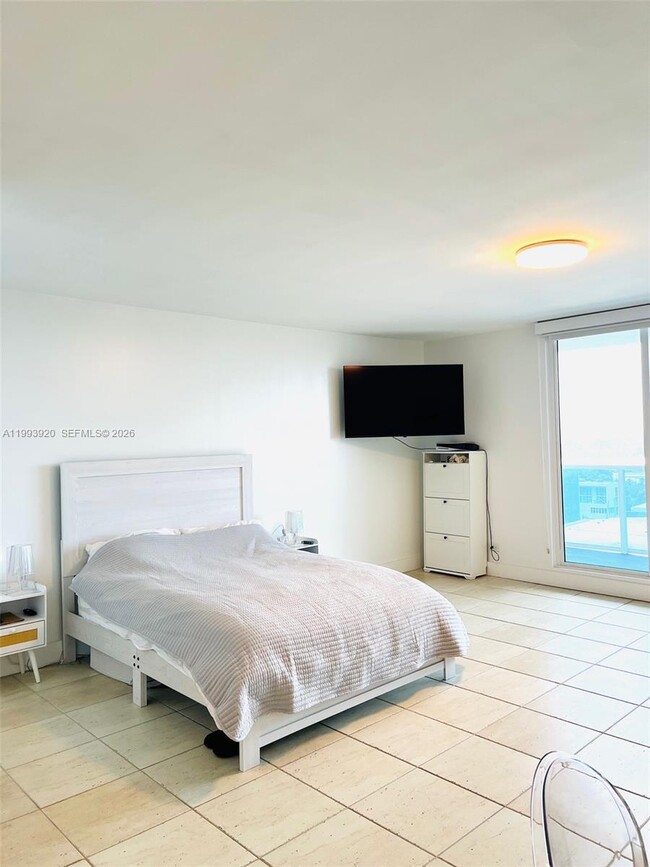 Photo - 2301 Collins Ave Unidad 1229