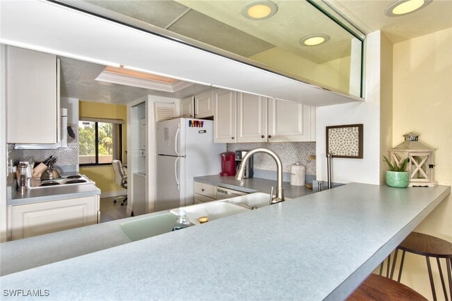 Building Photo - 7500 Estero Blvd Unit 202 Rental