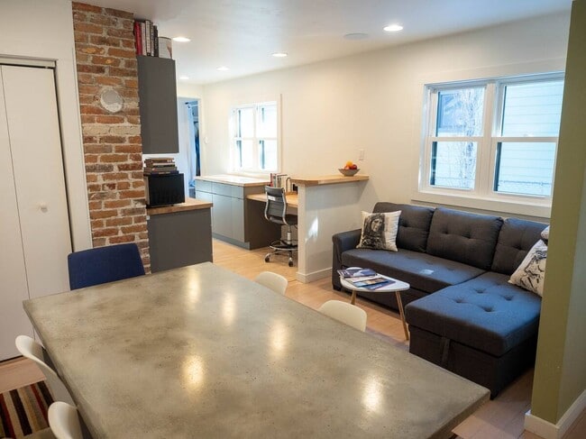 Photo - 542 N Black Ave