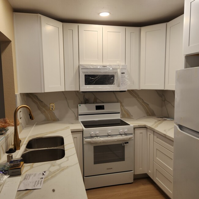 Building Photo - 2960 Broadway Unit 11
