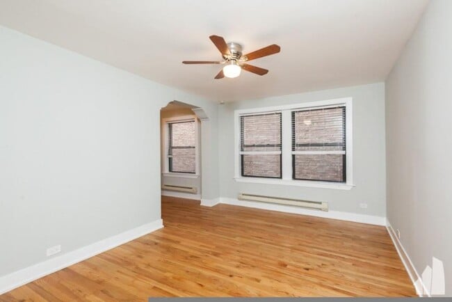 Building Photo - 0 bedroom in Chicago IL 60657 Unit 603