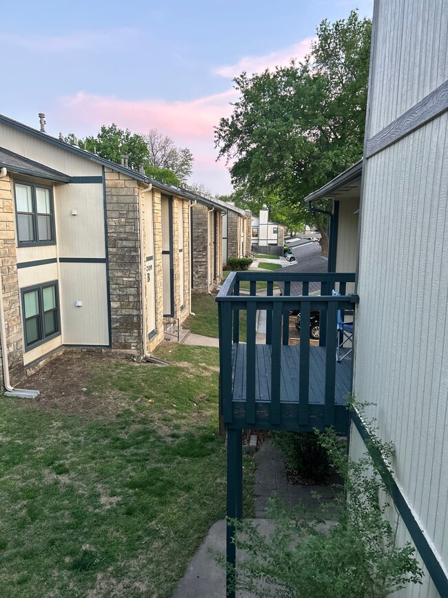 Photo - 5201 Nowata Rd Unit tulip