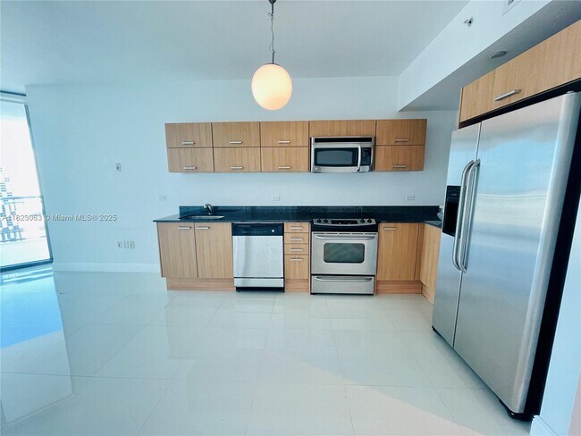 Photo - 350 S Miami Ave Unidad 3411 Rental