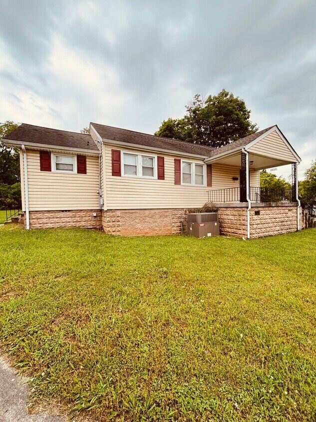 New Chilhowee Event Center Cottage!! - New Chilhowee Event Center Cottage!!