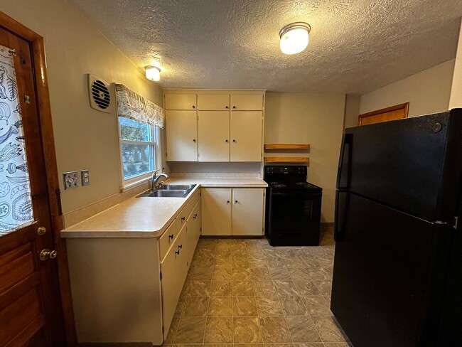 Photo - 2 Bedroom Townhome Overlooking West Park