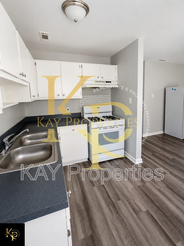 Photo - 3013 Wedgedale Ave