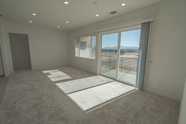 Photo - 3 Bedroom 2 Bath Condo for Rent in Valencia!