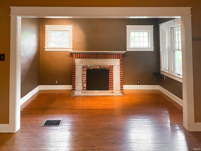 Photo - 807 N Lincoln St