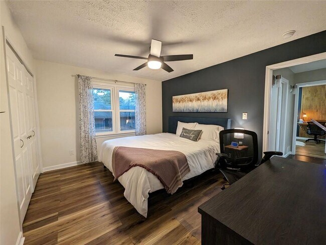 1303 Colony Dr