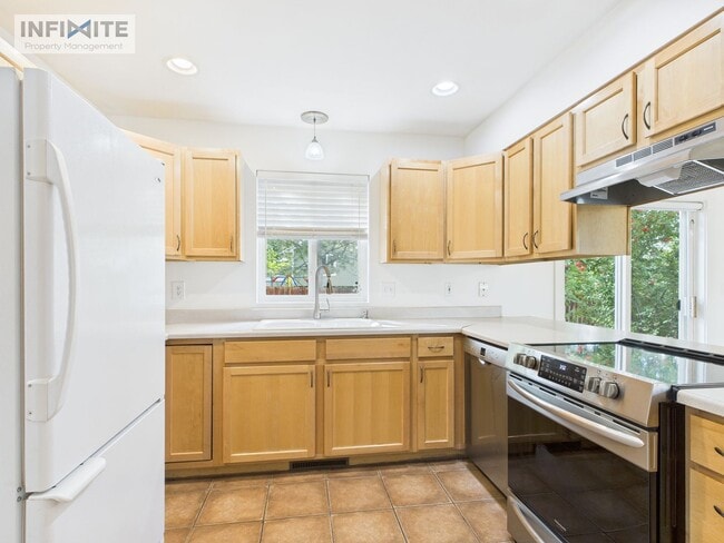 Building Photo - 3 Bedroom with a One Car Garage Rental