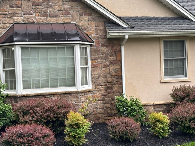 Building Photo - 76 King George Rd Unit 1 Bedroom Appartment in Warren, NJ