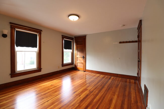 Master Bedroom - 128 Crestmont Rd House