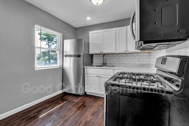 Photo - 194 Herkimer St Unidad 2