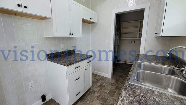 Photo - 1605 Karen St