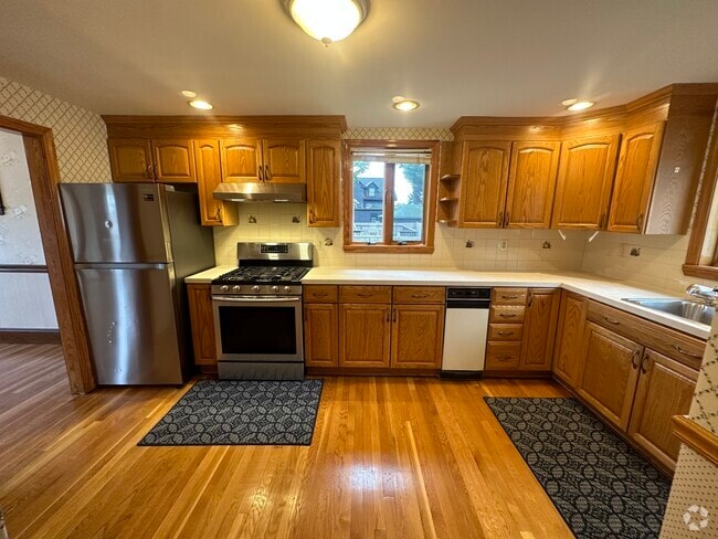 Building Photo - 235 Ashcroft Rd Unit 1 Rental