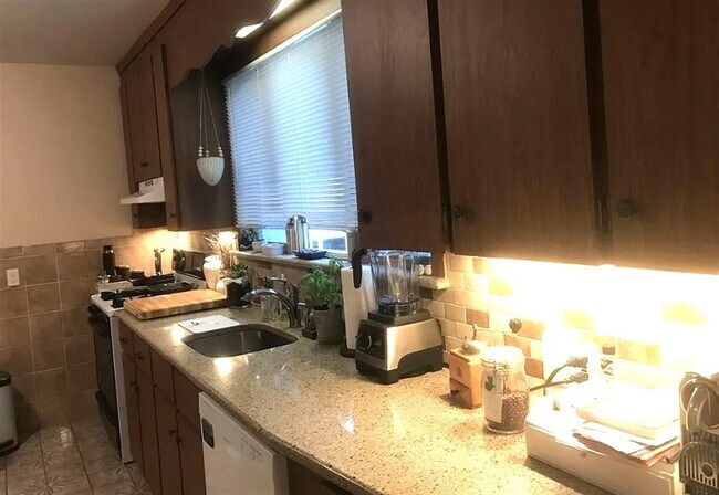 Photo - 17 Adams St Unit 1