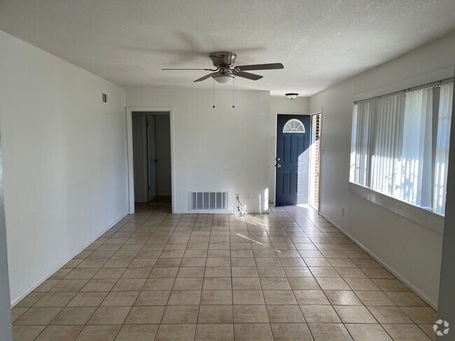 Building Photo - 47 Warren Dr Rental
