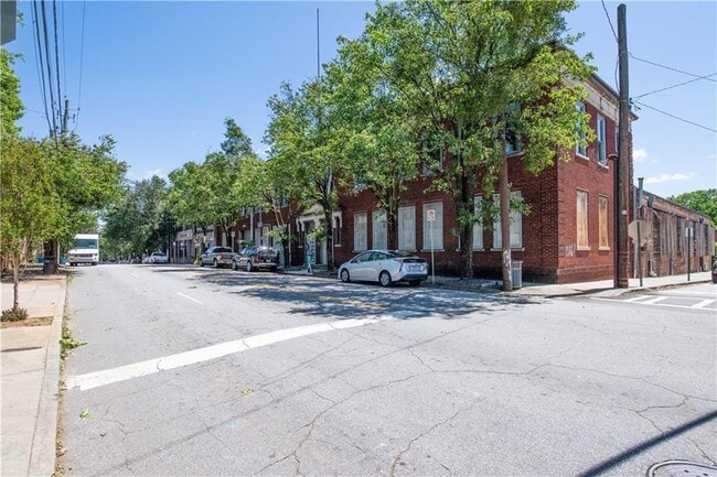 Building Photo - 210 Walker St SW Unit 1