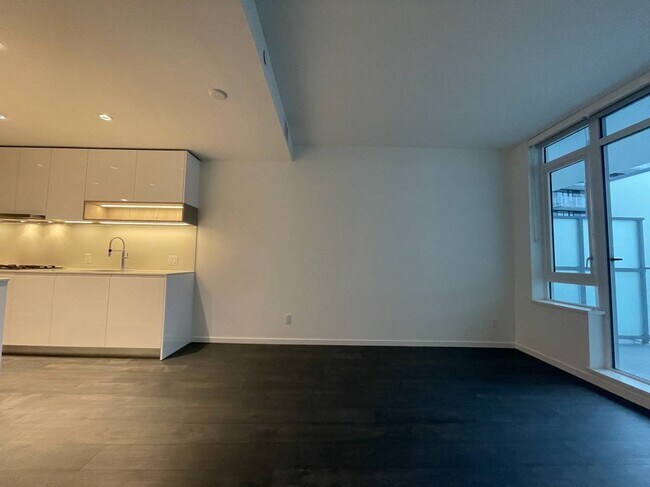 Photo - 6300 Minoru Blvd