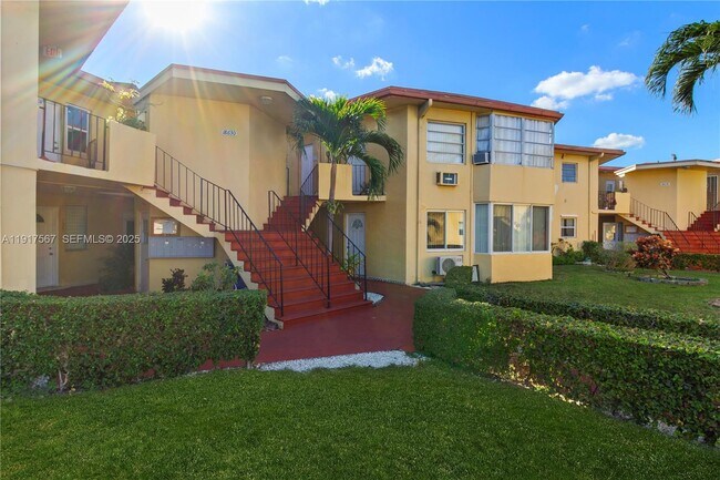 Photo - 18630 NE 18th Ave Unit 136