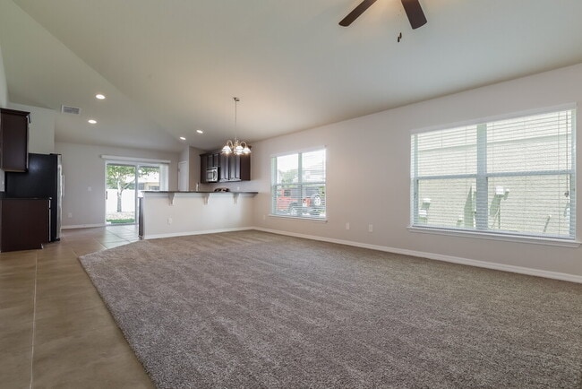 Photo - 907 Muirwood Way