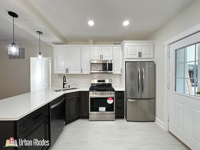 Photo - 3045 W Addison St Unit J09W