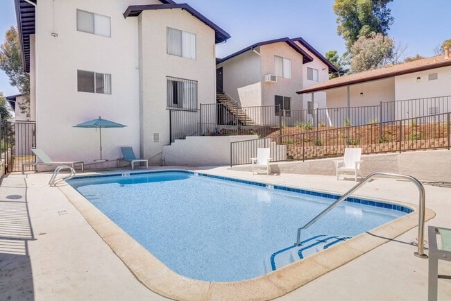 Building Photo - Valle at Canyon