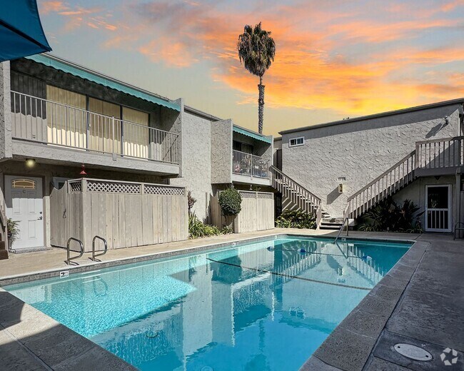 Building Photo - One Bedroom in Pacific Beach!! Unit O Rental