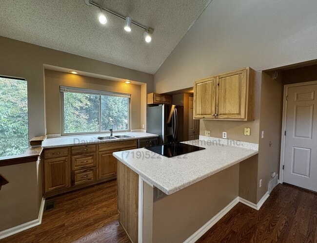 Photo - Charming 3-Bedroom Townhouse in Broadmoor ...