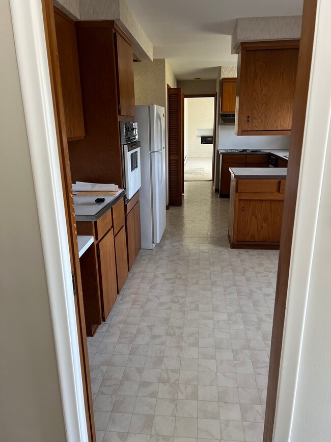 Photo - 851 Helston Rd