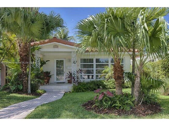Building Photo - 1443 Hollywood Blvd Rental