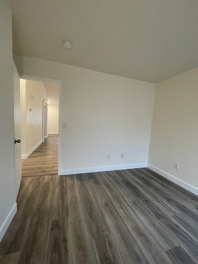 Photo - 2219 Cambridge Elms St