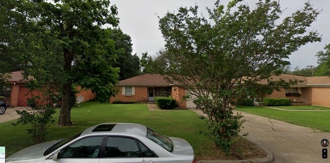 Building Photo - 8616 Greenmound Ave
