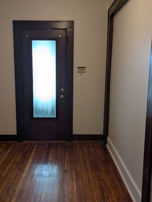 Building Photo - 370 Seaview Ave Unit Seaview ave Rental