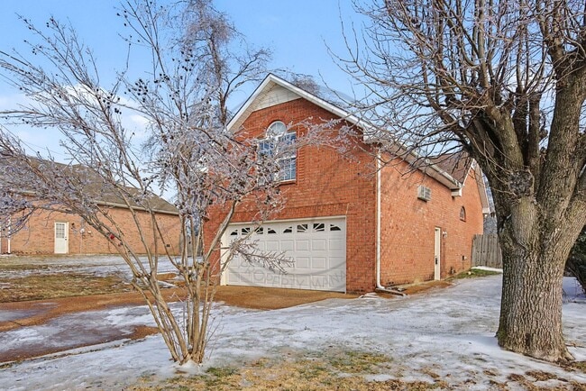 Photo - Three Bedroom Brick Home in Hendersonville!