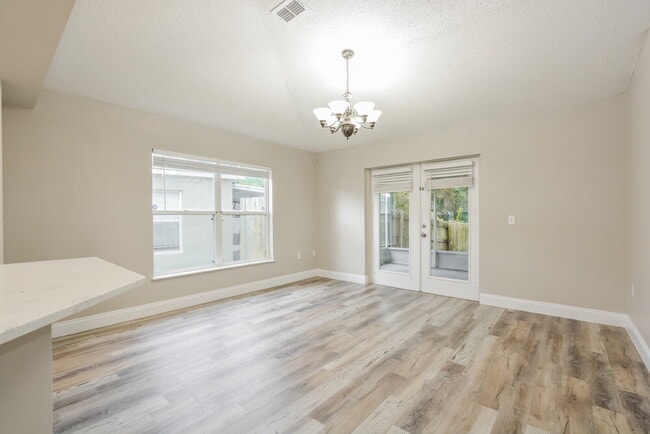 Photo - 3254 Erskine Dr
