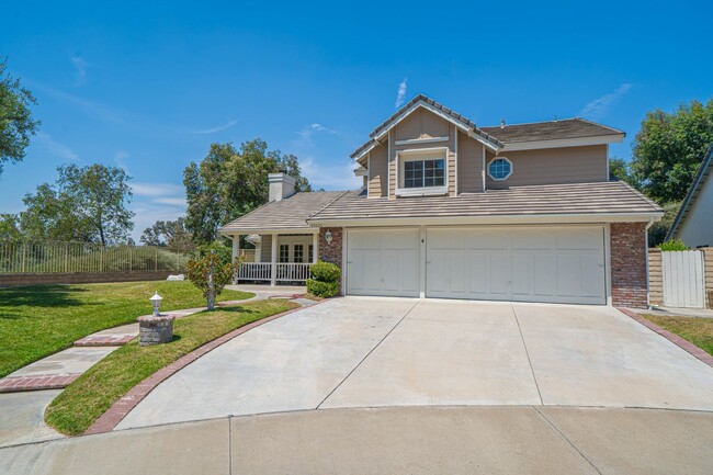 Building Photo - Spacious 4-Bedroom Home in Valencia's Nort...